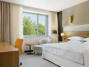 Hotel Four Points By Sheraton és Konferenciaközpont
